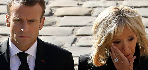 La tragedia familiar que esconde una de las alianzas que luce Brigitte Macron