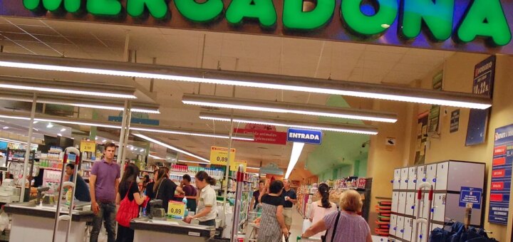 Mercadona, Lidl, Carrefour…: ¿qué supermercados están abiertos hoy, 1 de noviembre, Día de Todos los Santos, y qué horario tienen?