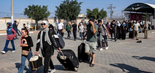 Unas 7.000 personas de 60 países cruzarán a Egipto desde Gaza por el paso de Rafah