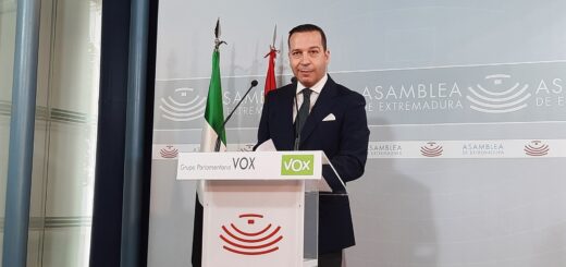 Vox celebra que Extremadura elimine "gastos superfluos" de sus Presupuestos como las subvenciones a los sindicatos y la cooperación exterior